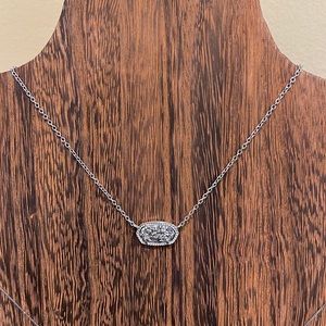 Kendra Scott necklace